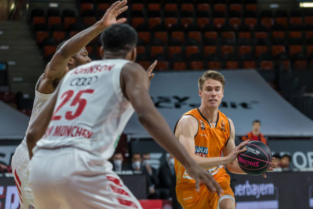 回防不及时 回防不及时